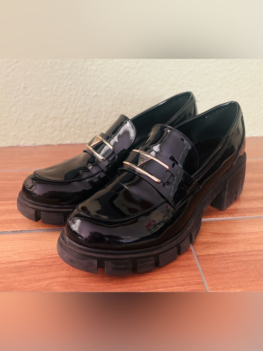 GUESS Black Patent Leather Platform Chunk Lug Heel Penny Loafers Size: 7